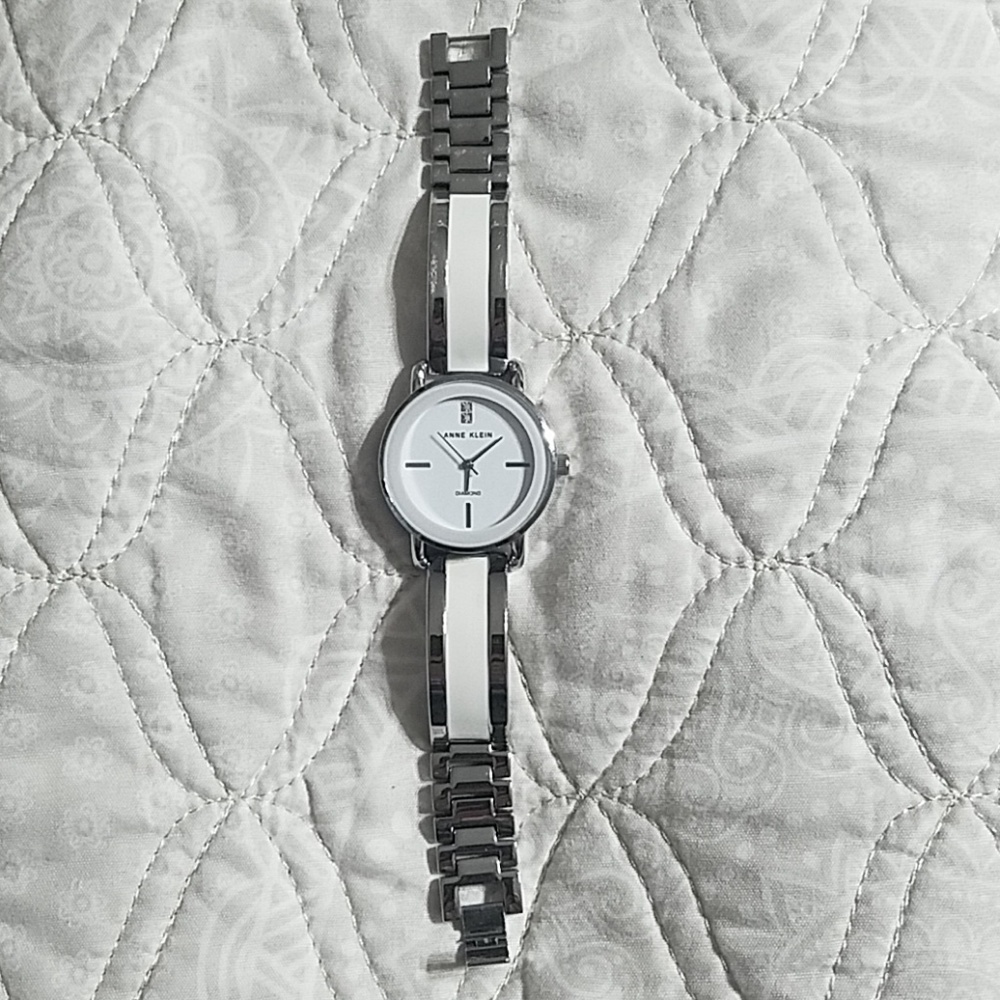 Watch - Picture 3 of 3